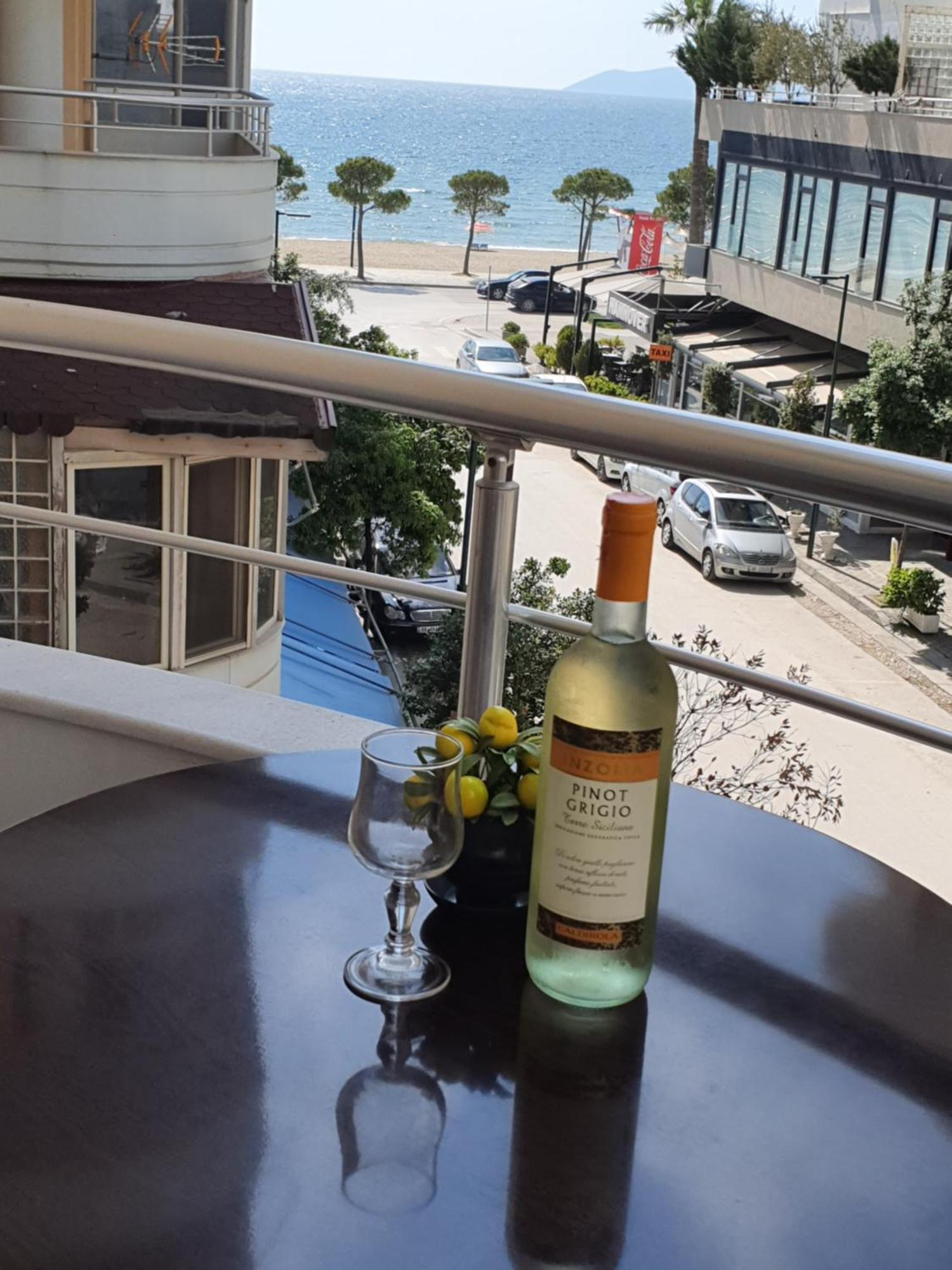 Apartment Me Qera Lungomare Vlore Medem1 Eksteriør bilde